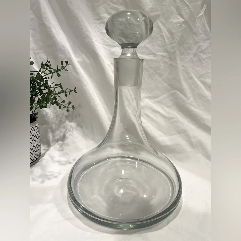 Classic Clear Ships Glass Decanter w Globe Stopper | Chip on Stopper Bottom |GUC